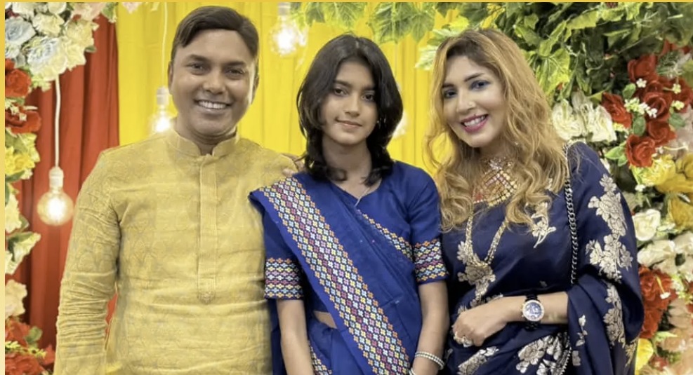 Arif Chowdhury with family